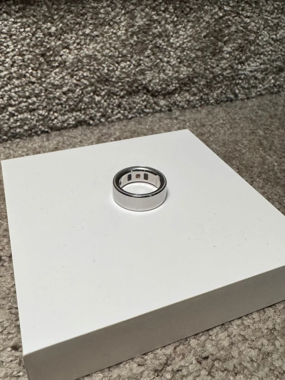 Oura Ring 4- Silver Size 8